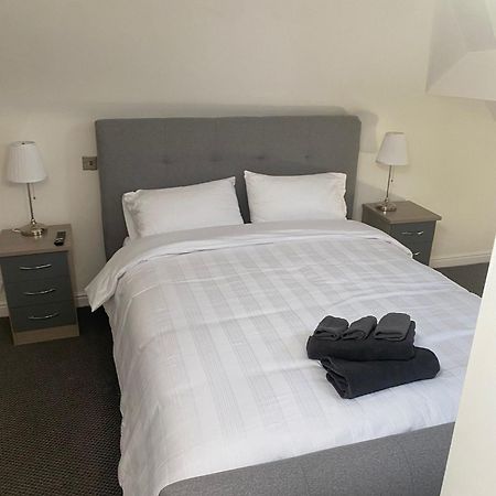 Spacious 2 Bedroom Apartment Ливърпул Екстериор снимка